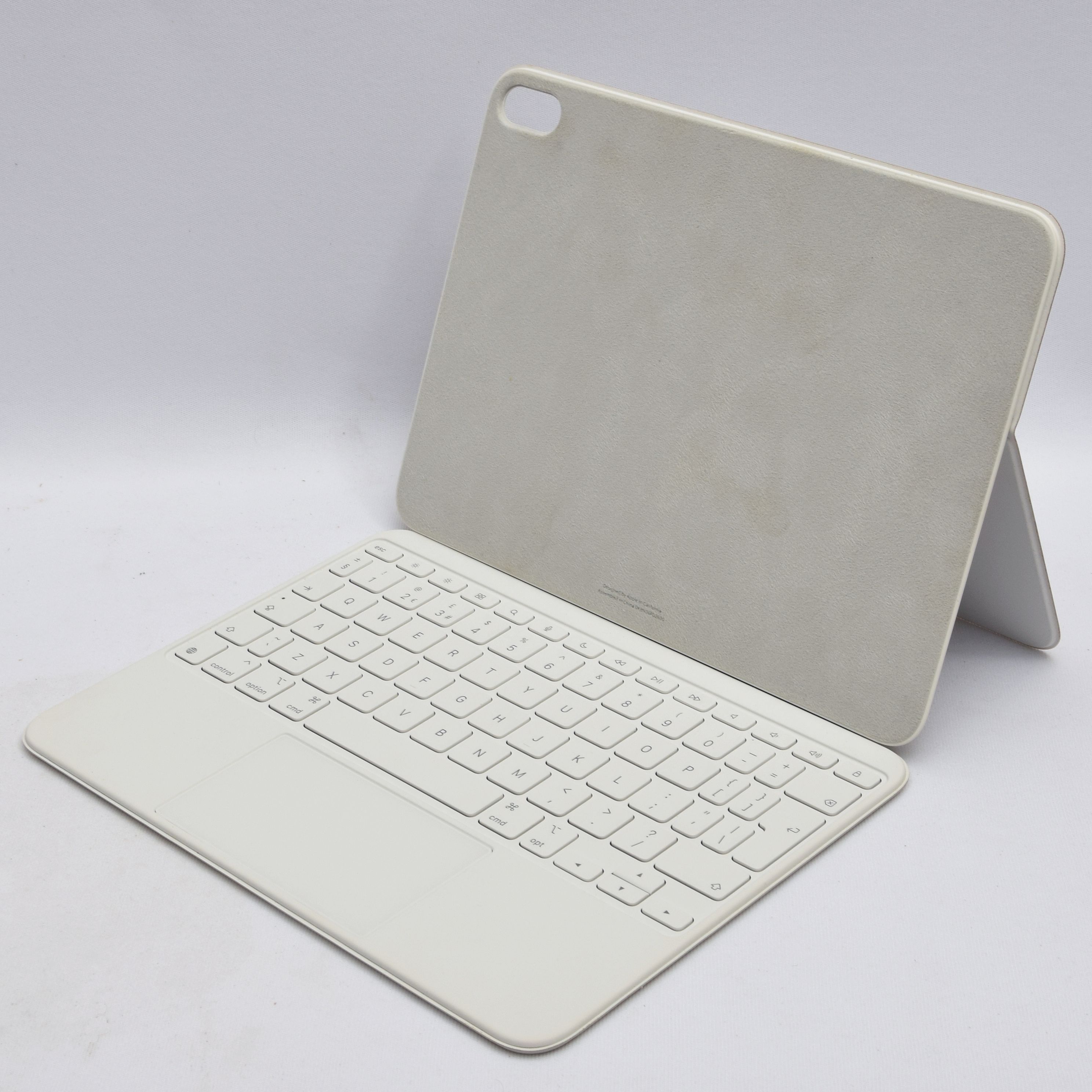 iPad Magic Keyboard Folio A2695